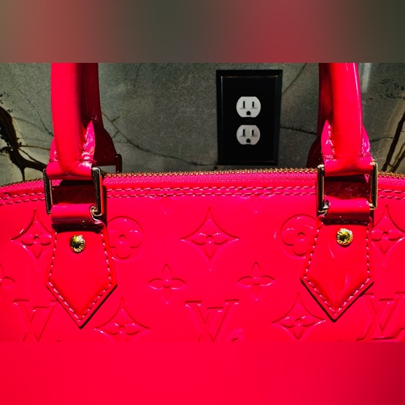 Louis Vuitton Rose Pop Monogram Vernis Alma GM Bag - Picture 6 of 16